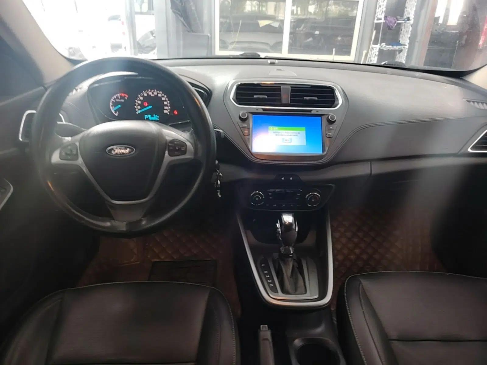 Ford Escort 2017 Happiness Edition 1.5L Automatic Fashion Version — миниатюра 13