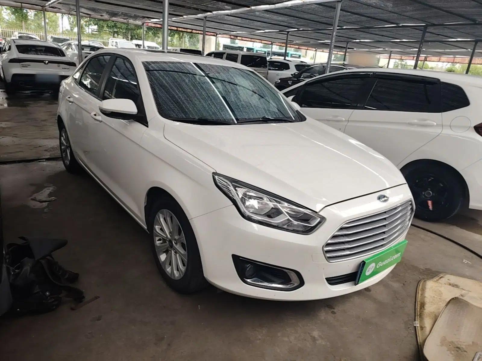 Ford Escort 2017 Happiness Edition 1.5L Automatic Fashion Version — миниатюра 3