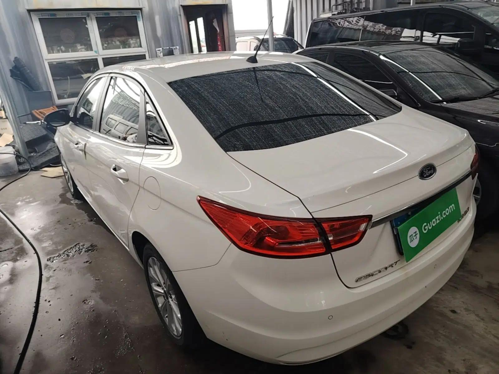 Ford Escort 2017 Happiness Edition 1.5L Automatic Fashion Version — миниатюра 4
