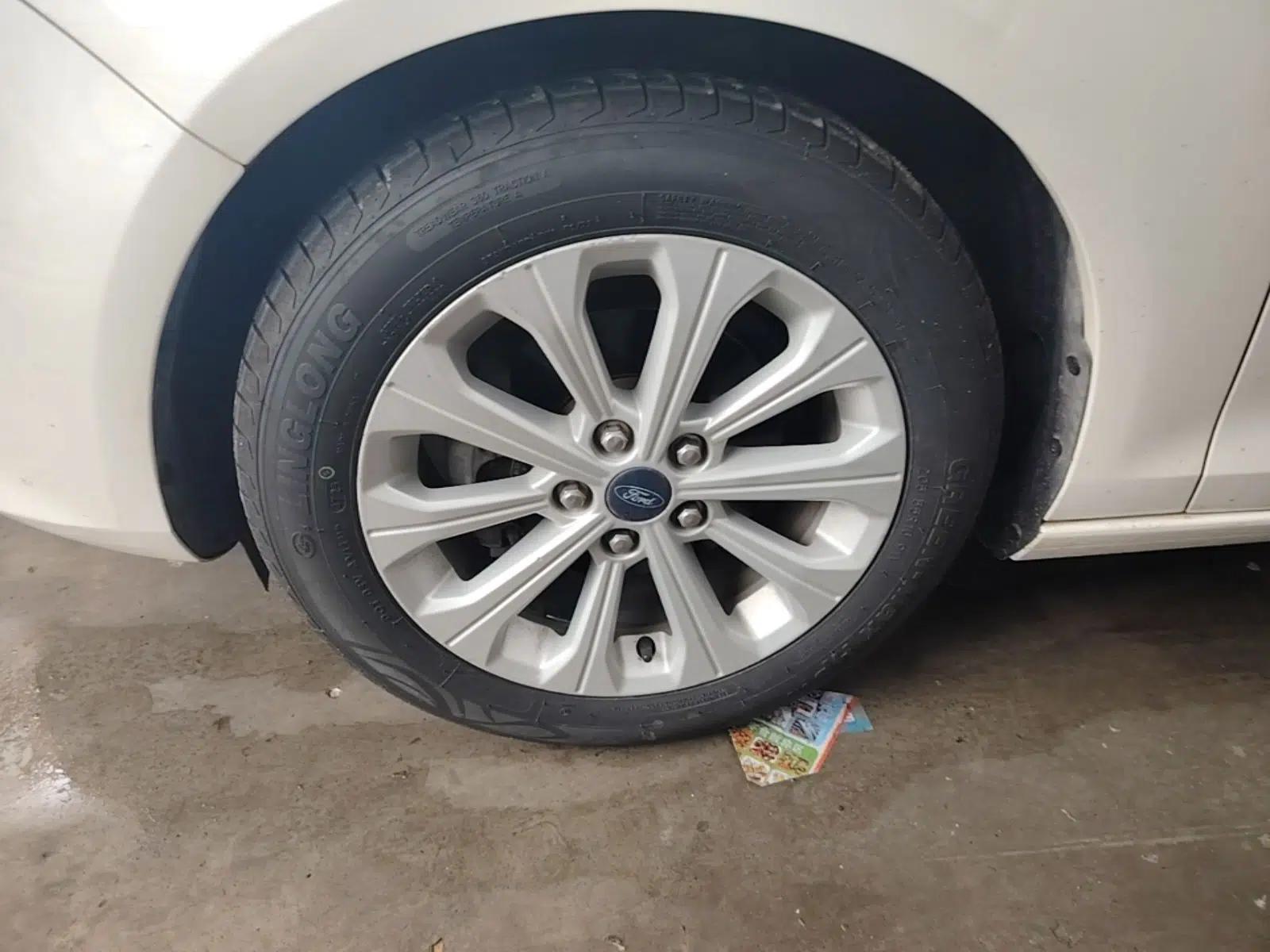 Ford Escort 2017 Happiness Edition 1.5L Automatic Fashion Version — миниатюра 8