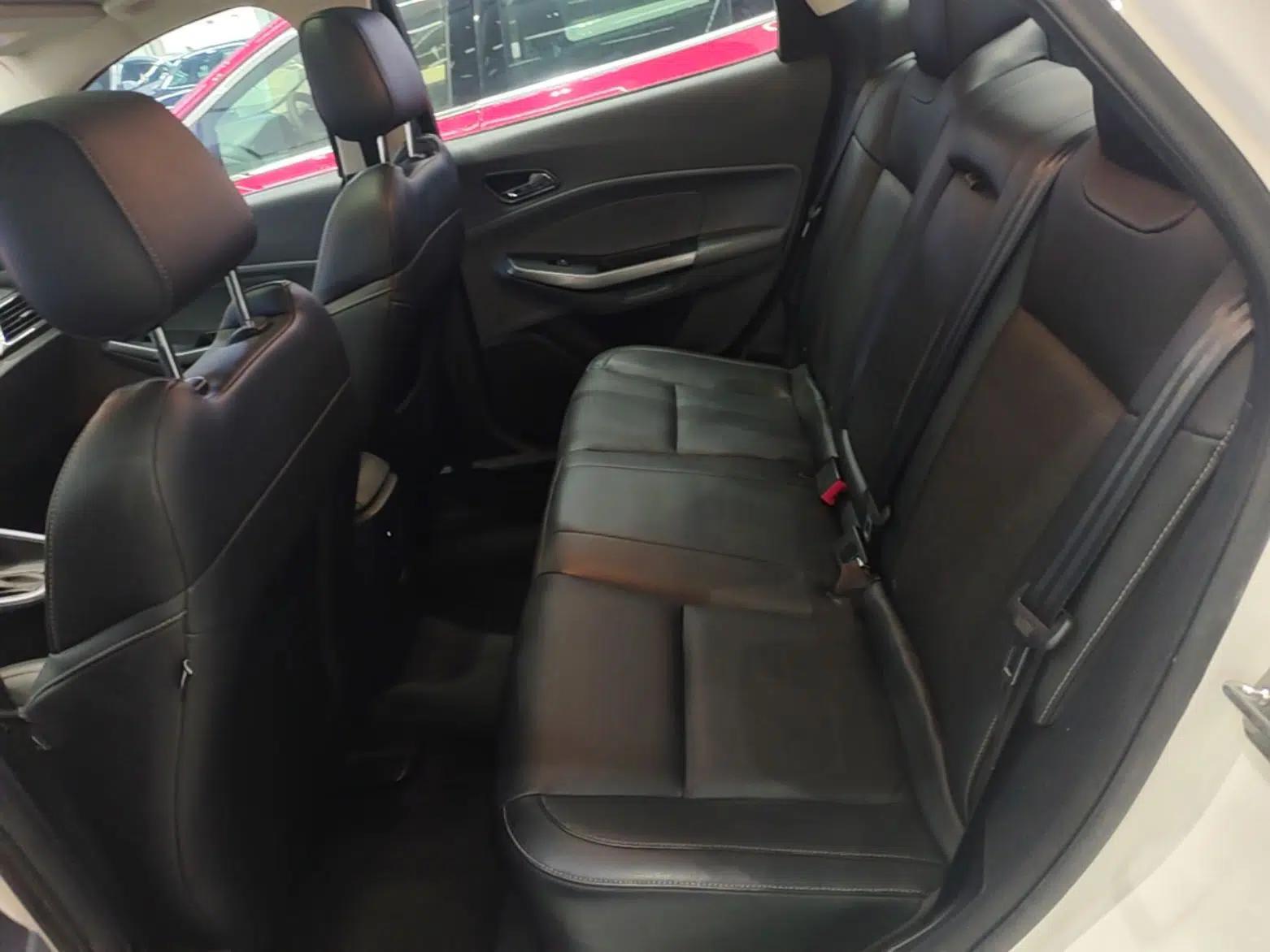 Ford Escort 2015 1.5L Automatic Fashion Model — миниатюра 20