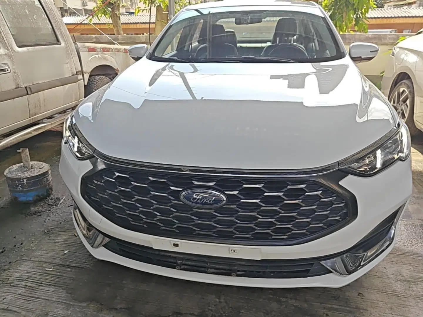 Ford Escort 2021 1.5L Automatic Diamond Edition — миниатюра 2