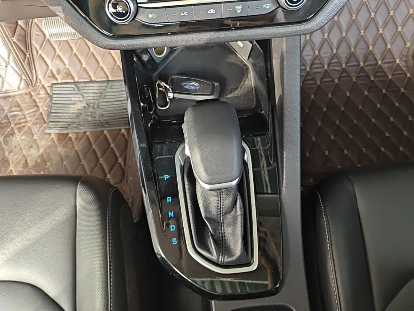 Ford Escort 2021 1.5L Automatic Diamond Edition — миниатюра 17