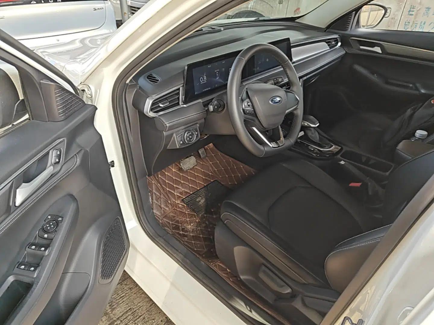 Ford Escort 2021 1.5L Automatic Diamond Edition — миниатюра 19