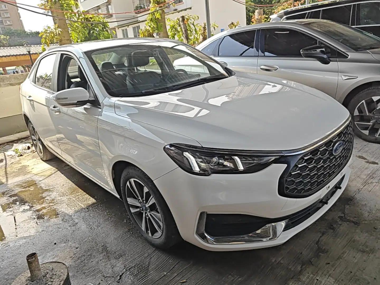 Ford Escort 2021 1.5L Automatic Diamond Edition — миниатюра 3