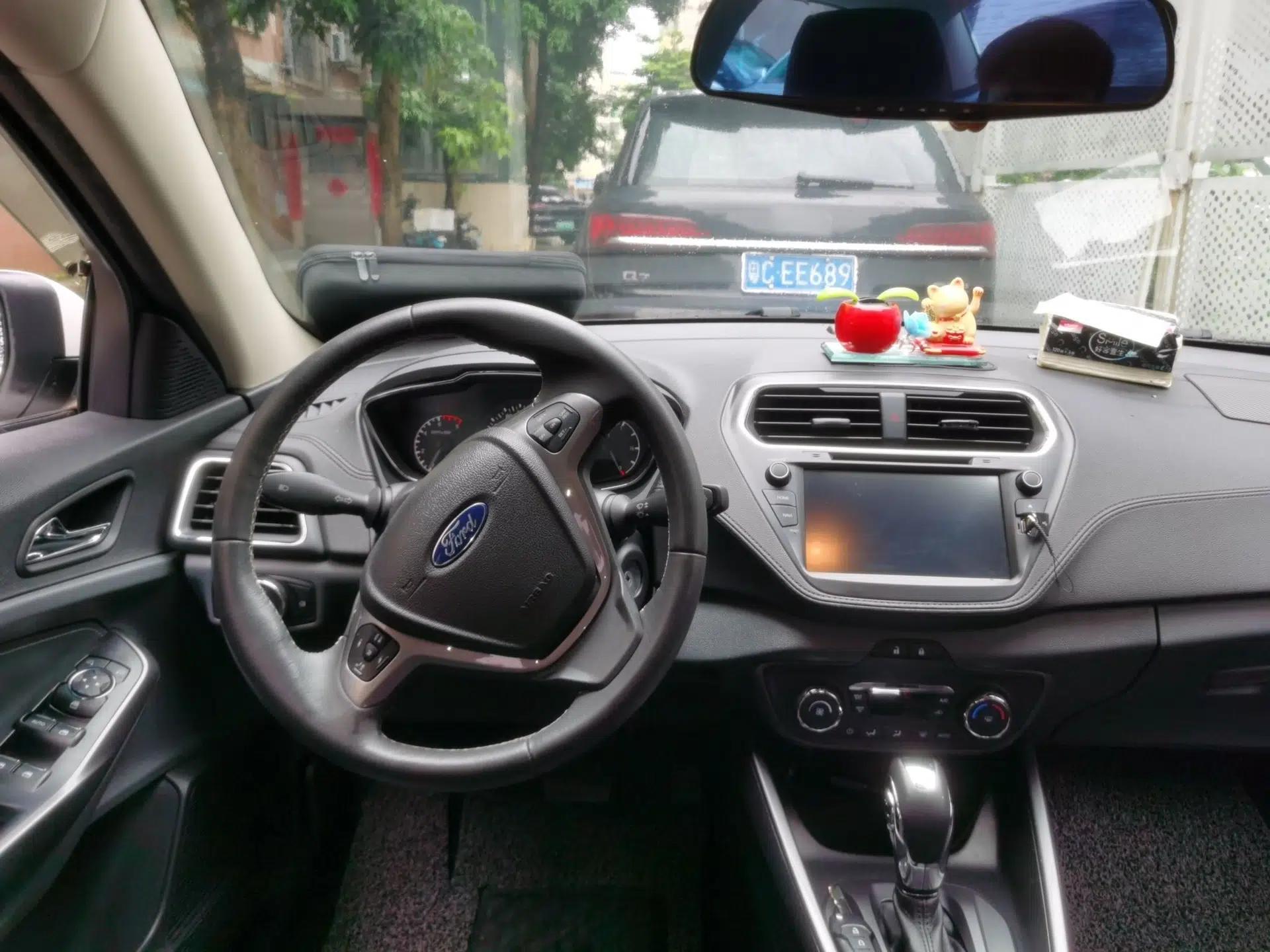 Ford Escort 2017 Happiness Edition 1.5L Automatic Fashion Version — миниатюра 11