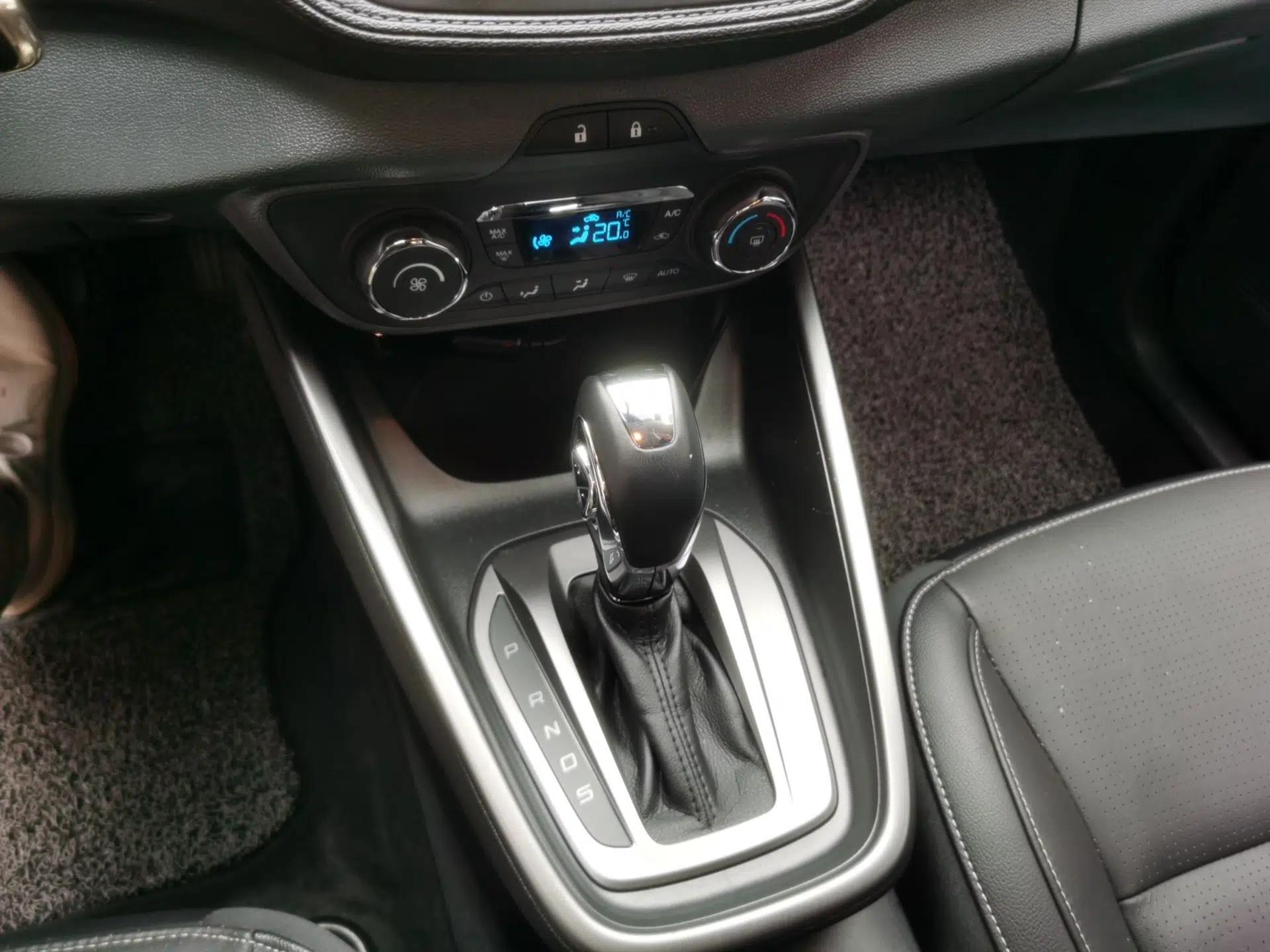 Ford Escort 2017 Happiness Edition 1.5L Automatic Fashion Version — миниатюра 15