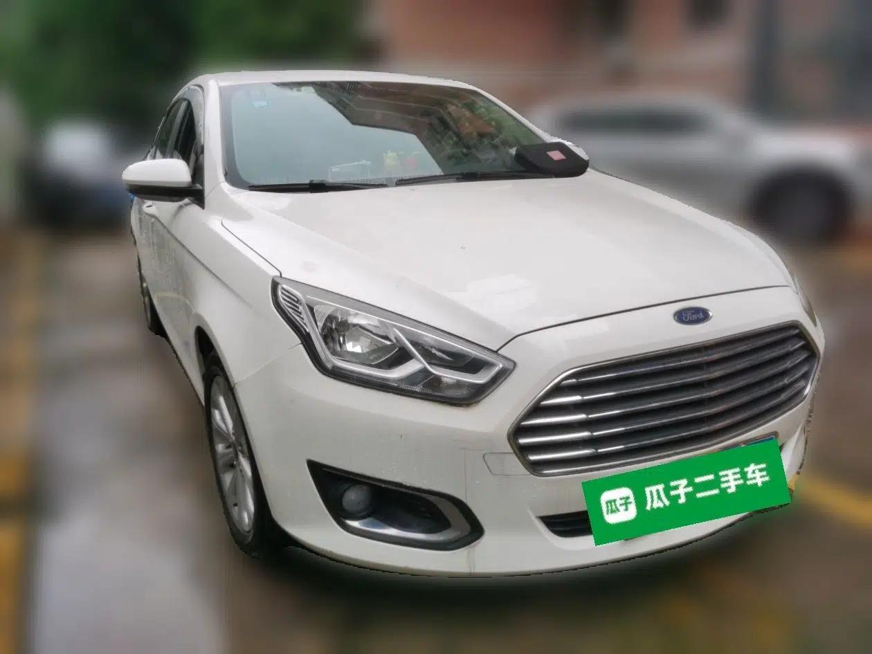 Ford Escort 2017 Happiness Edition 1.5L Automatic Fashion Version — миниатюра 3