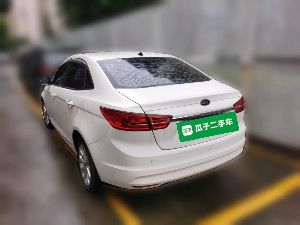 Ford Escort 2017 Happiness Edition 1.5L Automatic Fashion Version — миниатюра 4