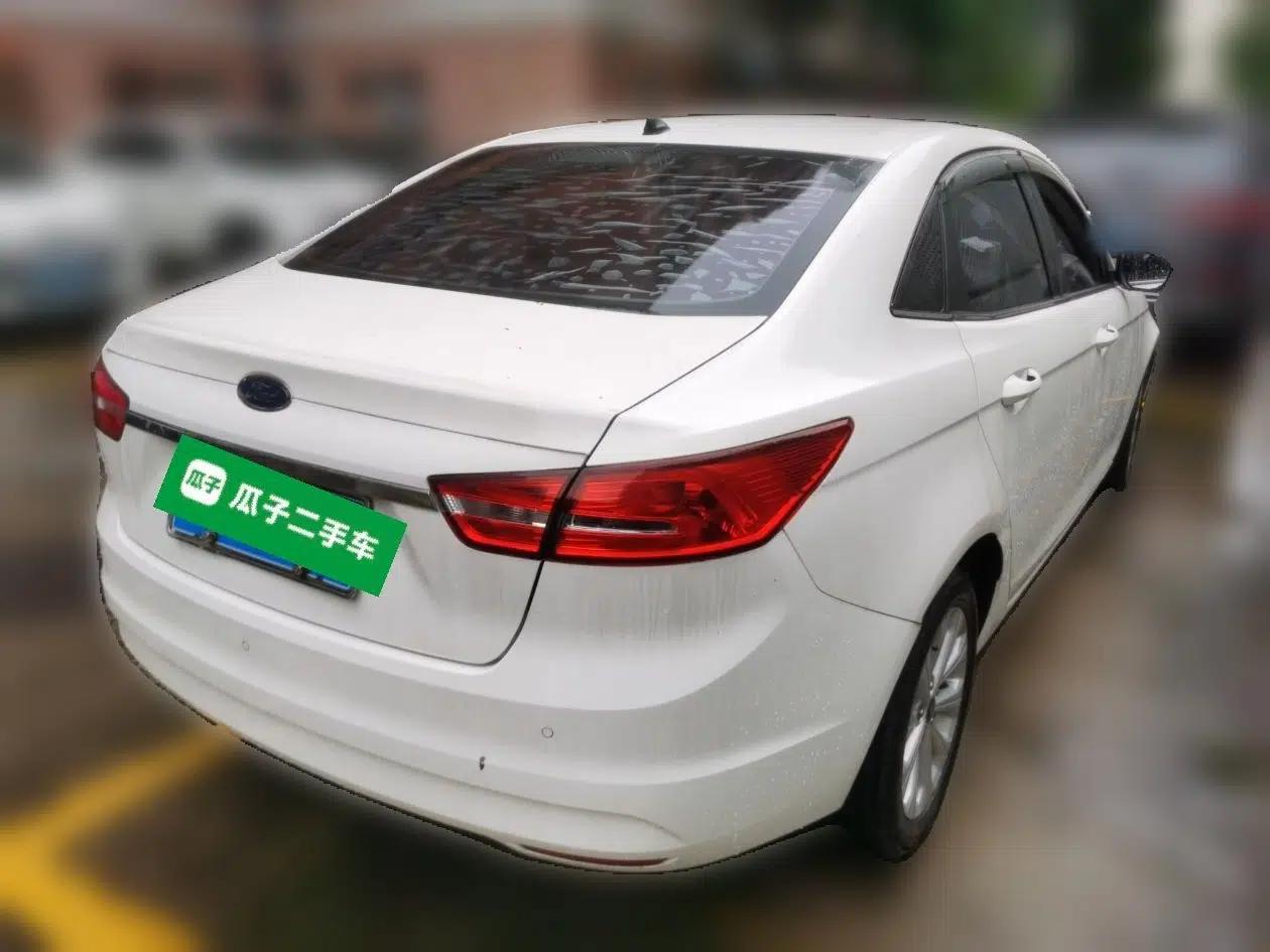 Ford Escort 2017 Happiness Edition 1.5L Automatic Fashion Version — миниатюра 6