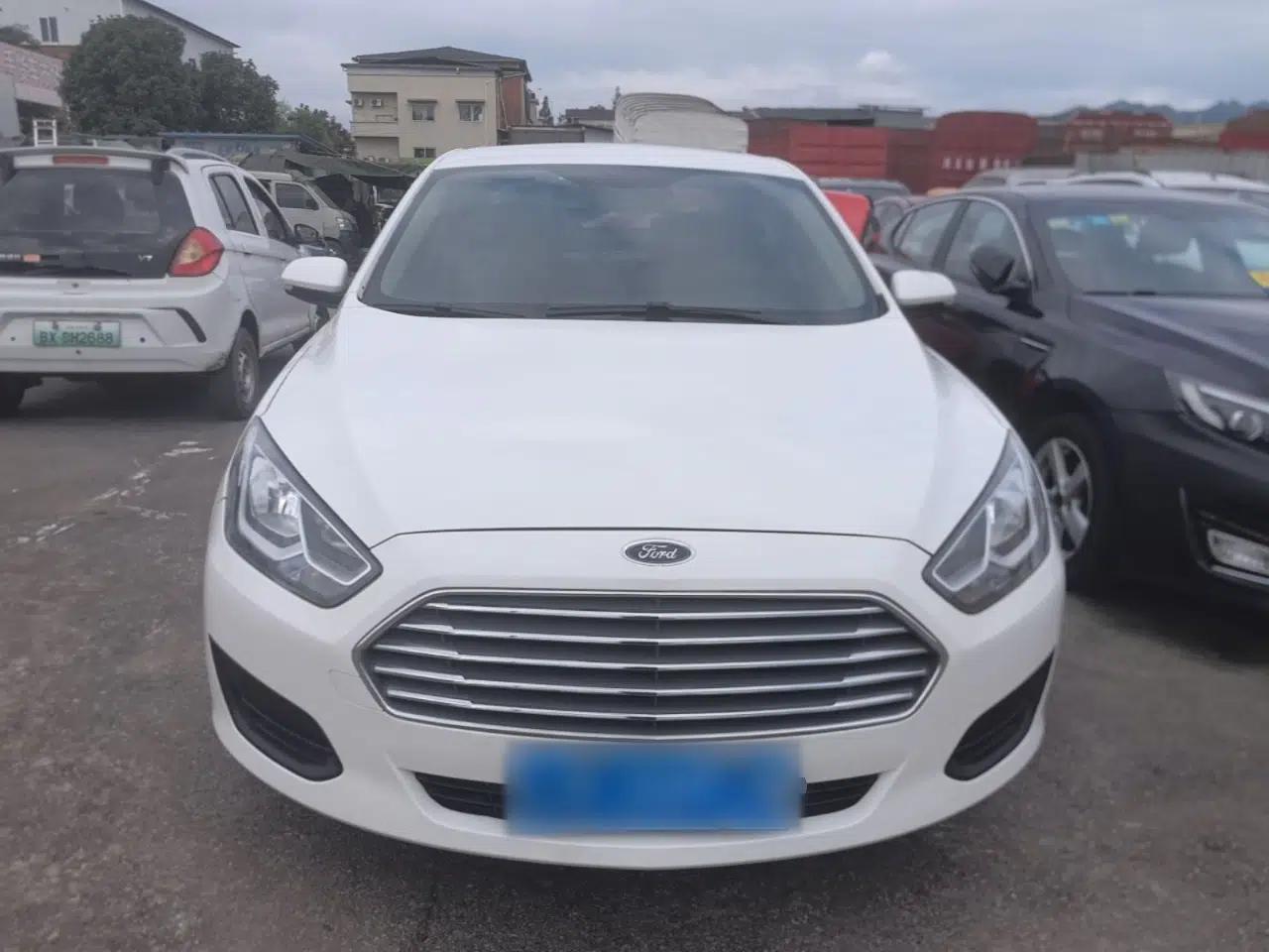Ford Escort 2017 Revised Version 1.5L Automatic Comfort Edition — миниатюра 2
