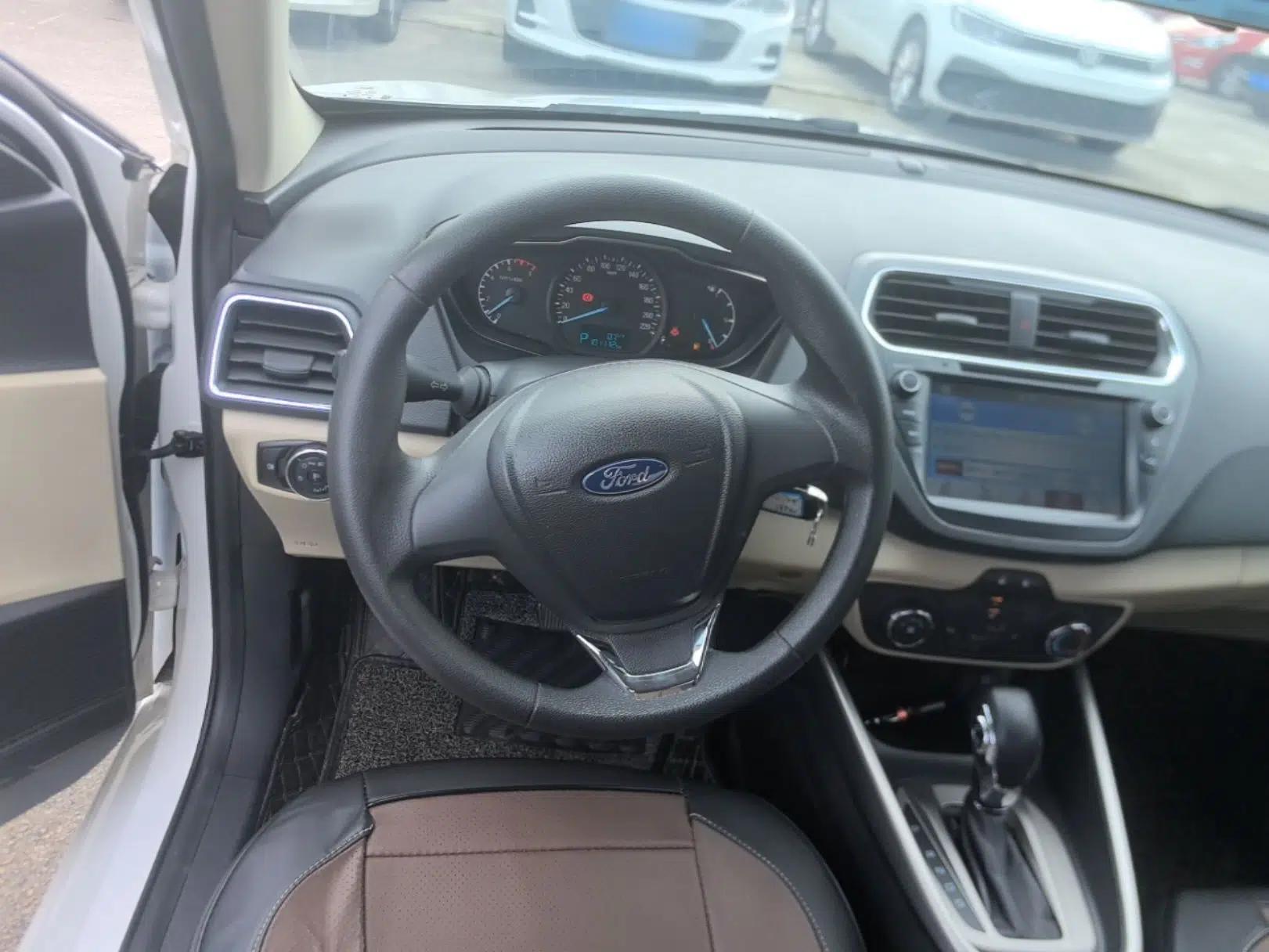 Ford Escort 2017 Revised Version 1.5L Automatic Comfort Edition — миниатюра 14