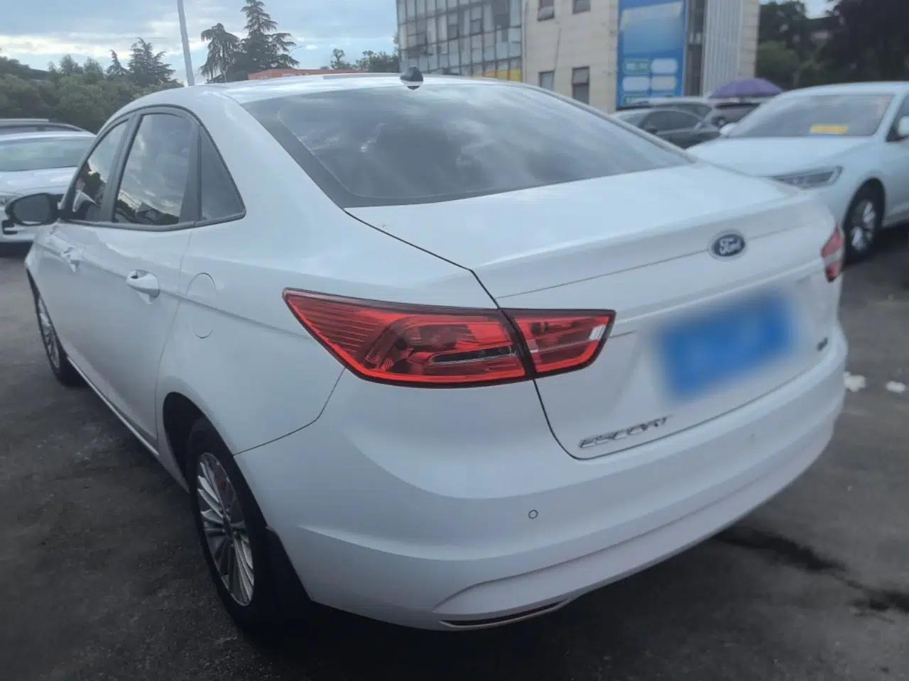 Ford Escort 2017 Revised Version 1.5L Automatic Comfort Edition — миниатюра 4