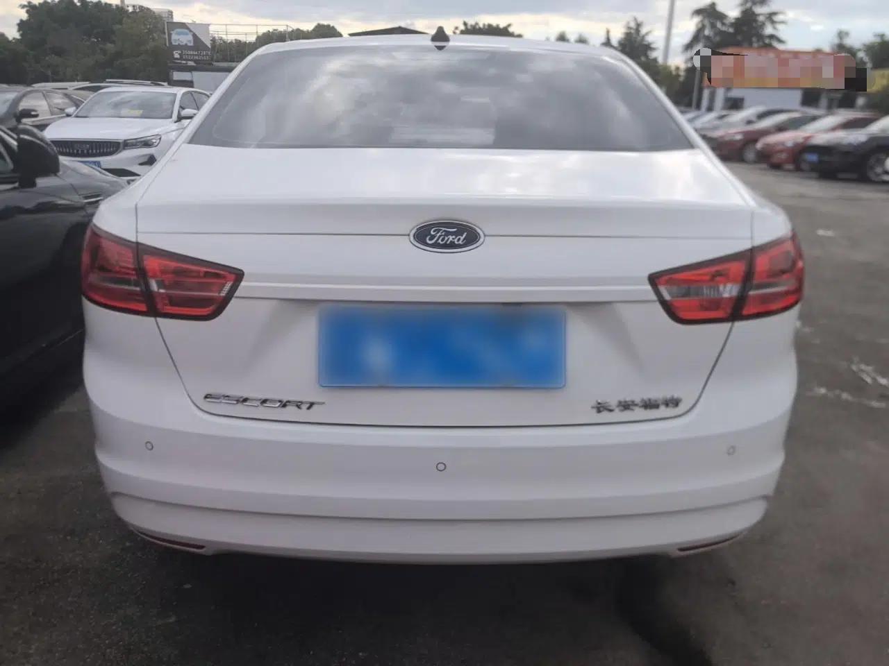 Ford Escort 2017 Revised Version 1.5L Automatic Comfort Edition — миниатюра 5