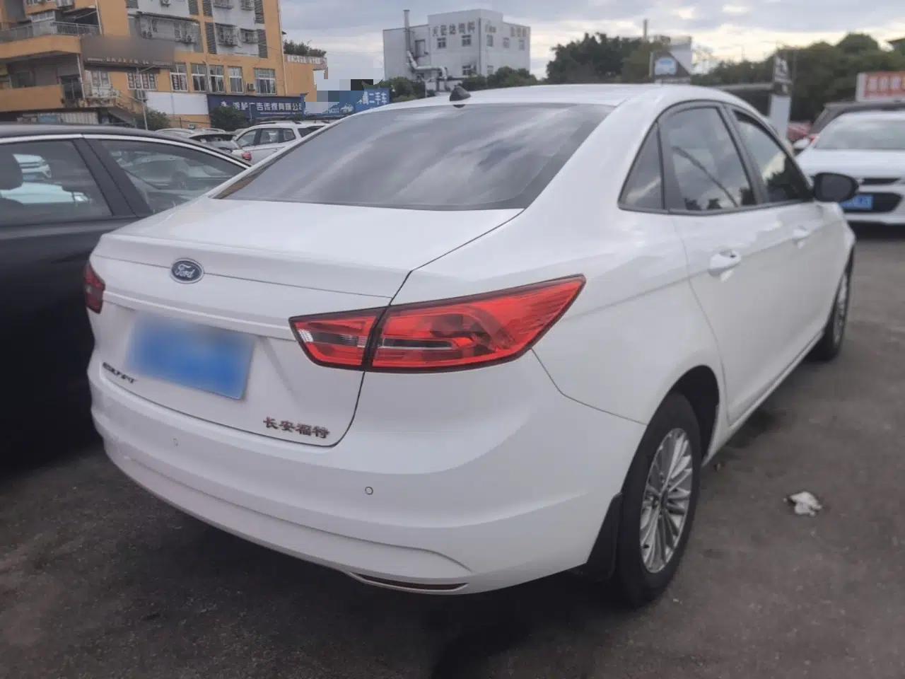 Ford Escort 2017 Revised Version 1.5L Automatic Comfort Edition — миниатюра 6