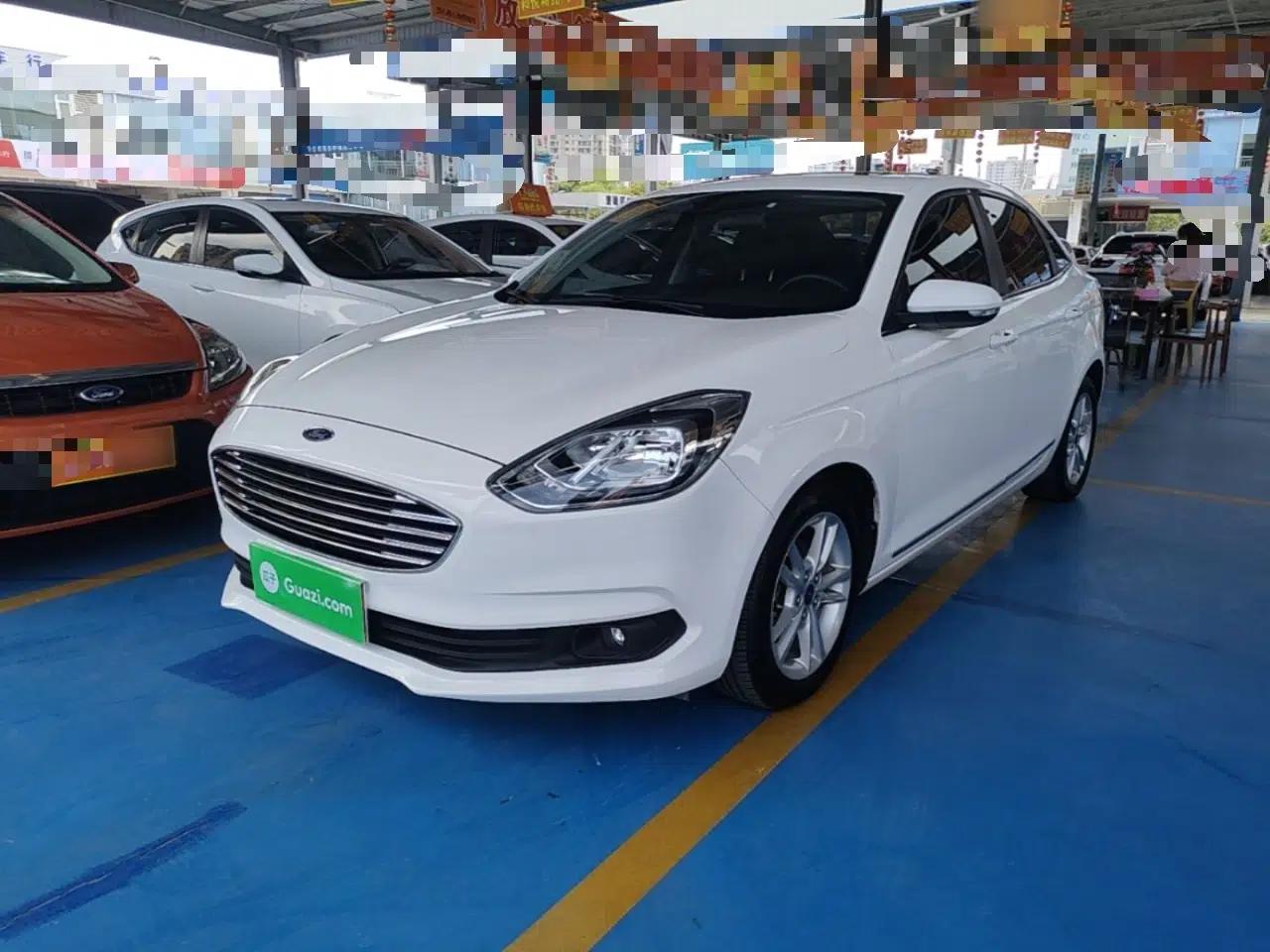 Ford Escort 2019 1.5L Automatic Enjoyment Model — миниатюра 1