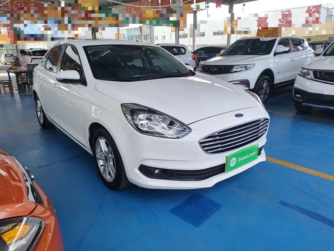 Ford Escort 2019 1.5L Automatic Enjoyment Model — миниатюра 3