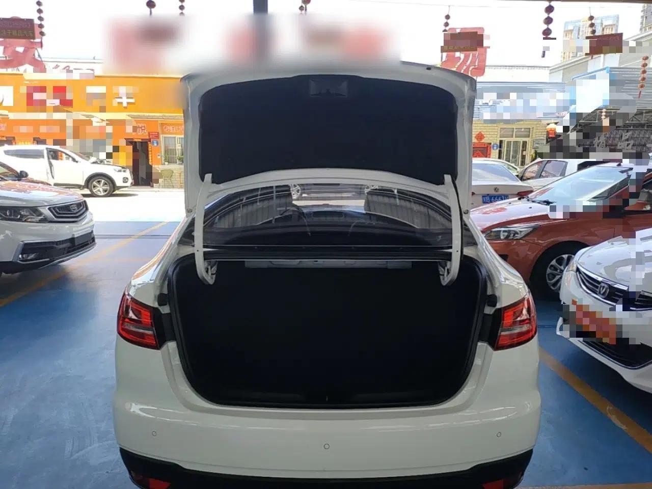 Ford Escort 2019 1.5L Automatic Enjoyment Model — миниатюра 22