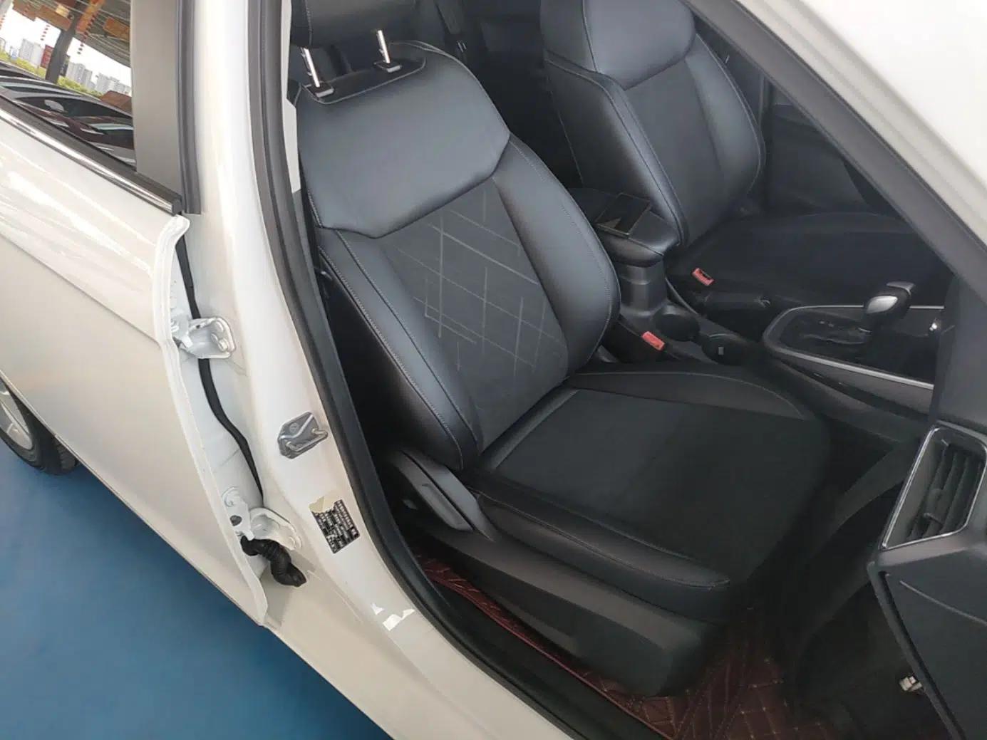 Ford Escort 2019 1.5L Automatic Enjoyment Model — миниатюра 23