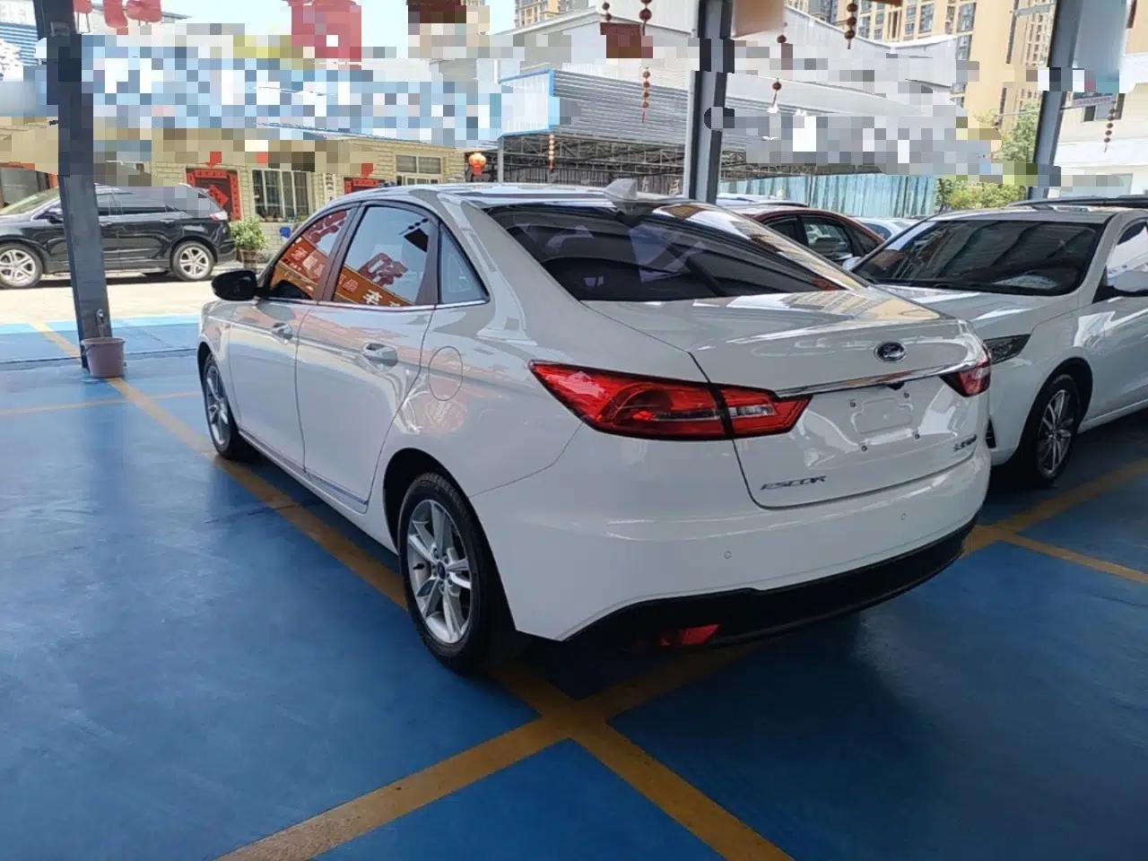 Ford Escort 2019 1.5L Automatic Enjoyment Model — миниатюра 4
