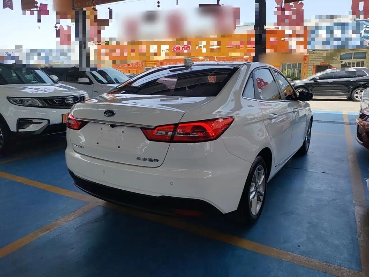 Ford Escort 2019 1.5L Automatic Enjoyment Model — миниатюра 6