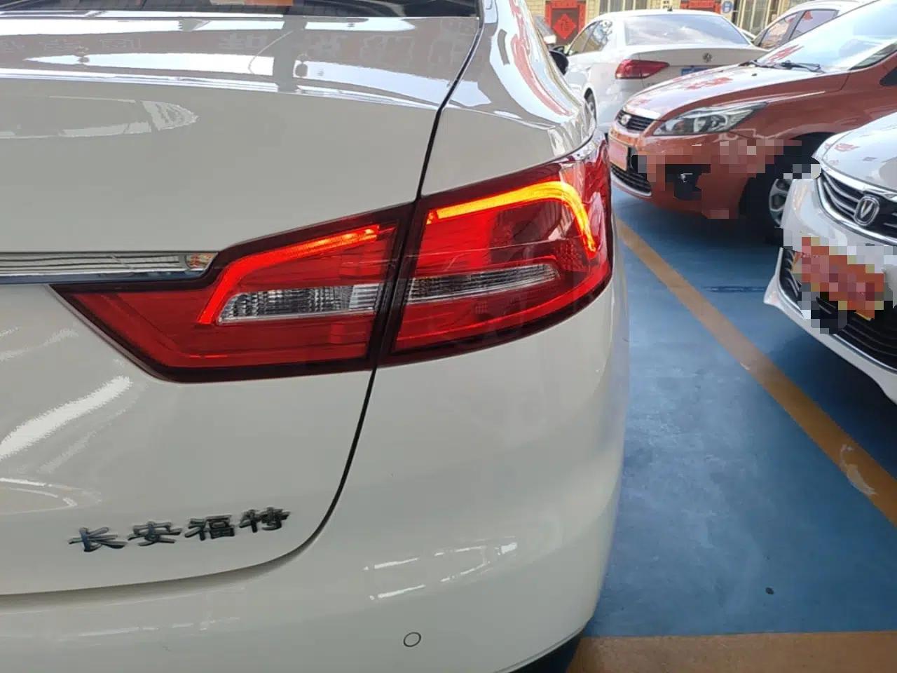 Ford Escort 2019 1.5L Automatic Enjoyment Model — миниатюра 7