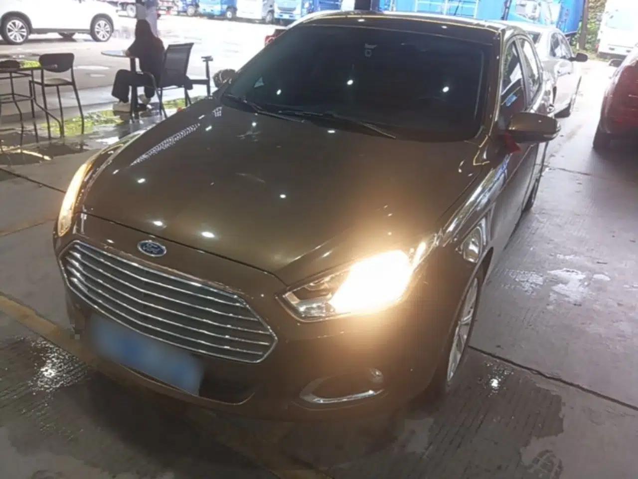 Ford Escort 2017 Happiness Edition 1.5L Automatic Fashion Version — миниатюра 1