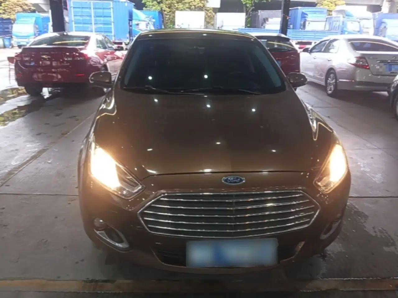 Ford Escort 2017 Happiness Edition 1.5L Automatic Fashion Version — миниатюра 2