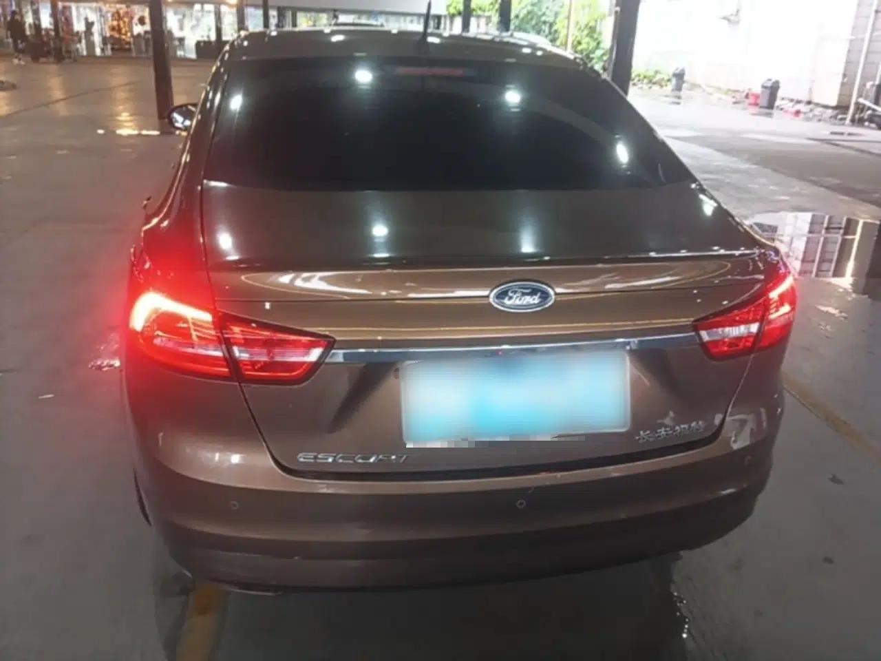 Ford Escort 2017 Happiness Edition 1.5L Automatic Fashion Version — миниатюра 5