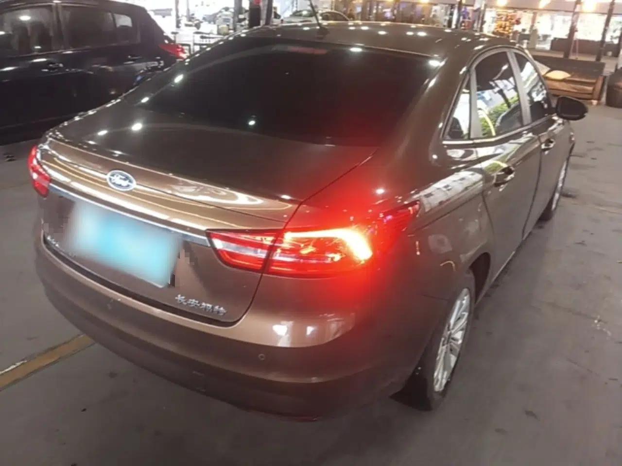 Ford Escort 2017 Happiness Edition 1.5L Automatic Fashion Version — миниатюра 6