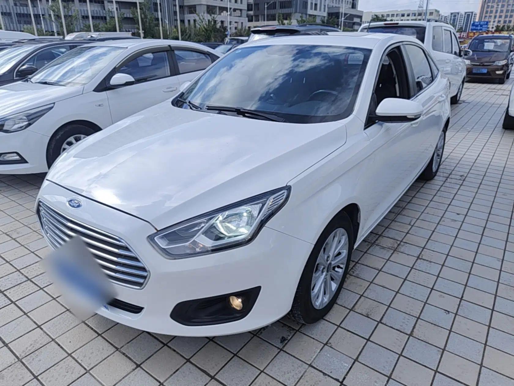 Ford Escort 2017 Happiness Edition 1.5L Automatic Fashion Version — миниатюра 1