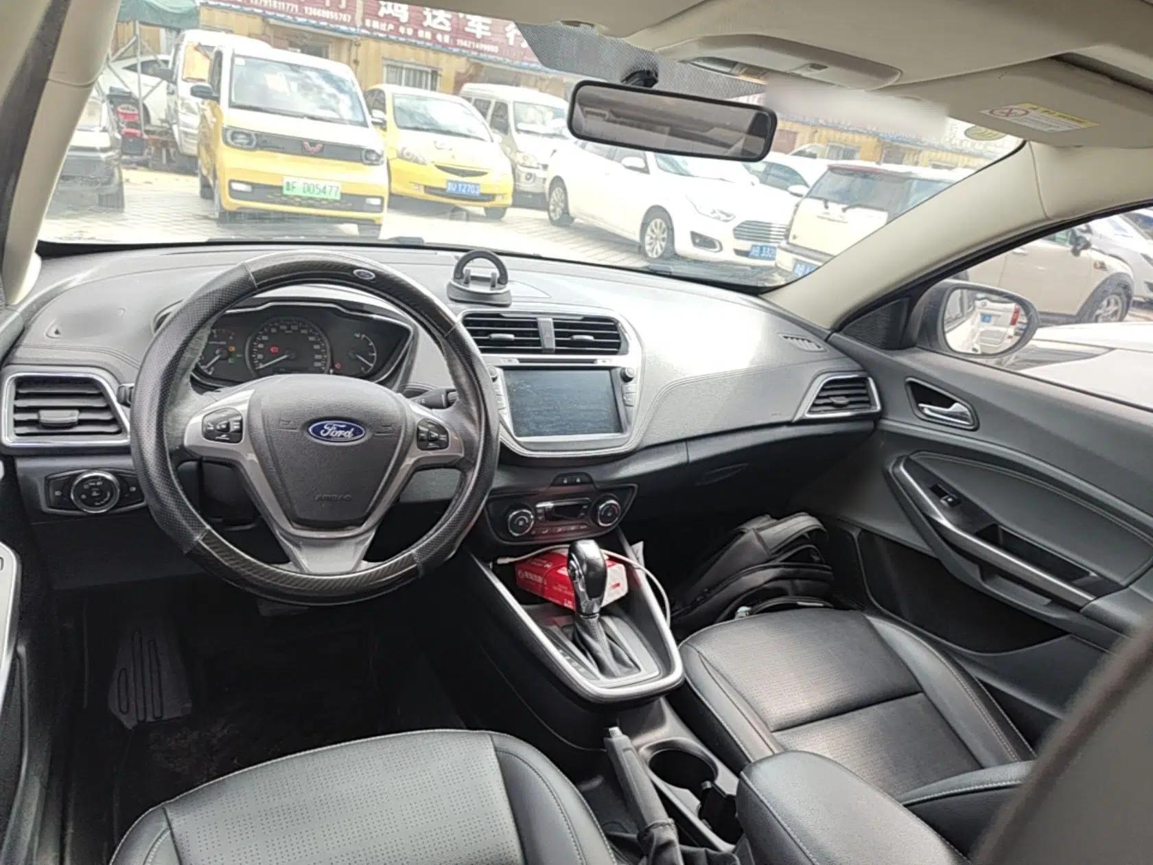 Ford Escort 2017 Happiness Edition 1.5L Automatic Fashion Version — миниатюра 13