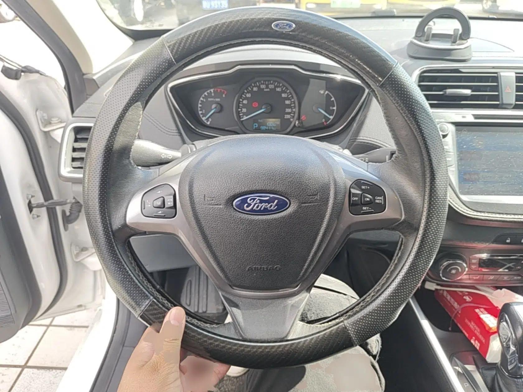 Ford Escort 2017 Happiness Edition 1.5L Automatic Fashion Version — миниатюра 14