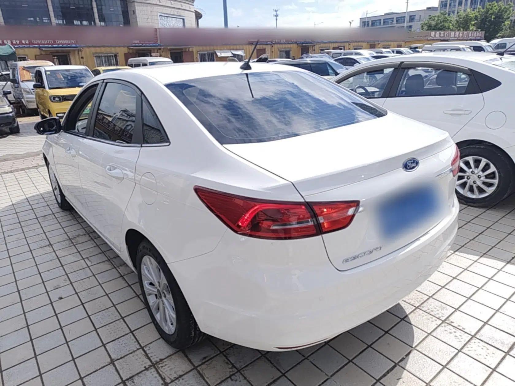 Ford Escort 2017 Happiness Edition 1.5L Automatic Fashion Version — миниатюра 4