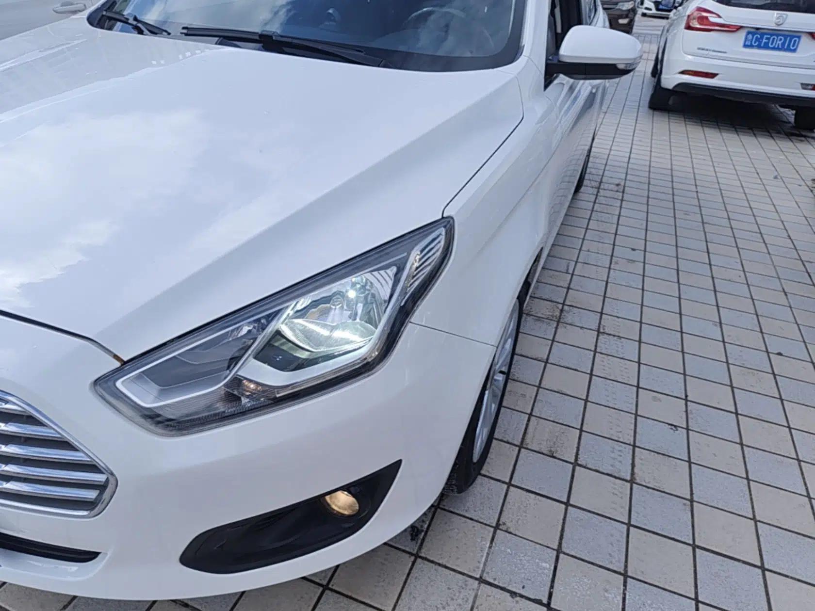 Ford Escort 2017 Happiness Edition 1.5L Automatic Fashion Version — миниатюра 9