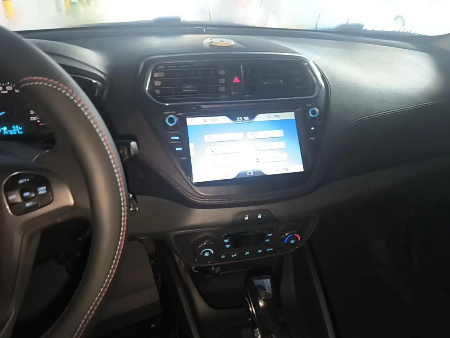 Ford Escort 2015 1.5L Automatic Fashion Model — миниатюра 16