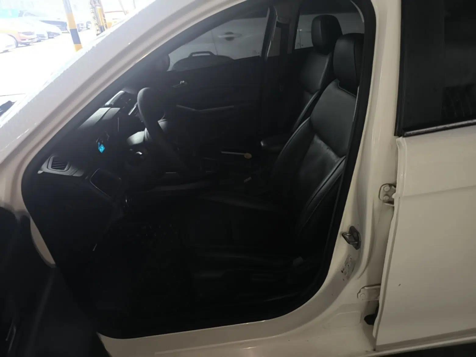 Ford Escort 2015 1.5L Automatic Fashion Model — миниатюра 18