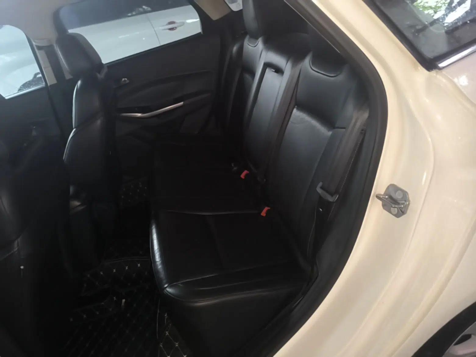 Ford Escort 2015 1.5L Automatic Fashion Model — миниатюра 20