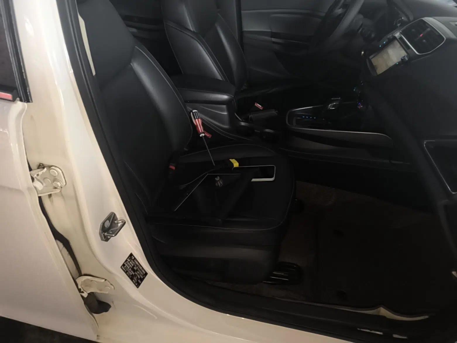 Ford Escort 2015 1.5L Automatic Fashion Model — миниатюра 23