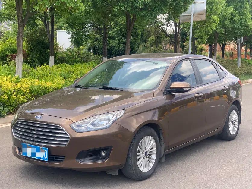Ford Escort 2015 1.5L Automatic Comfort Edition — миниатюра 1