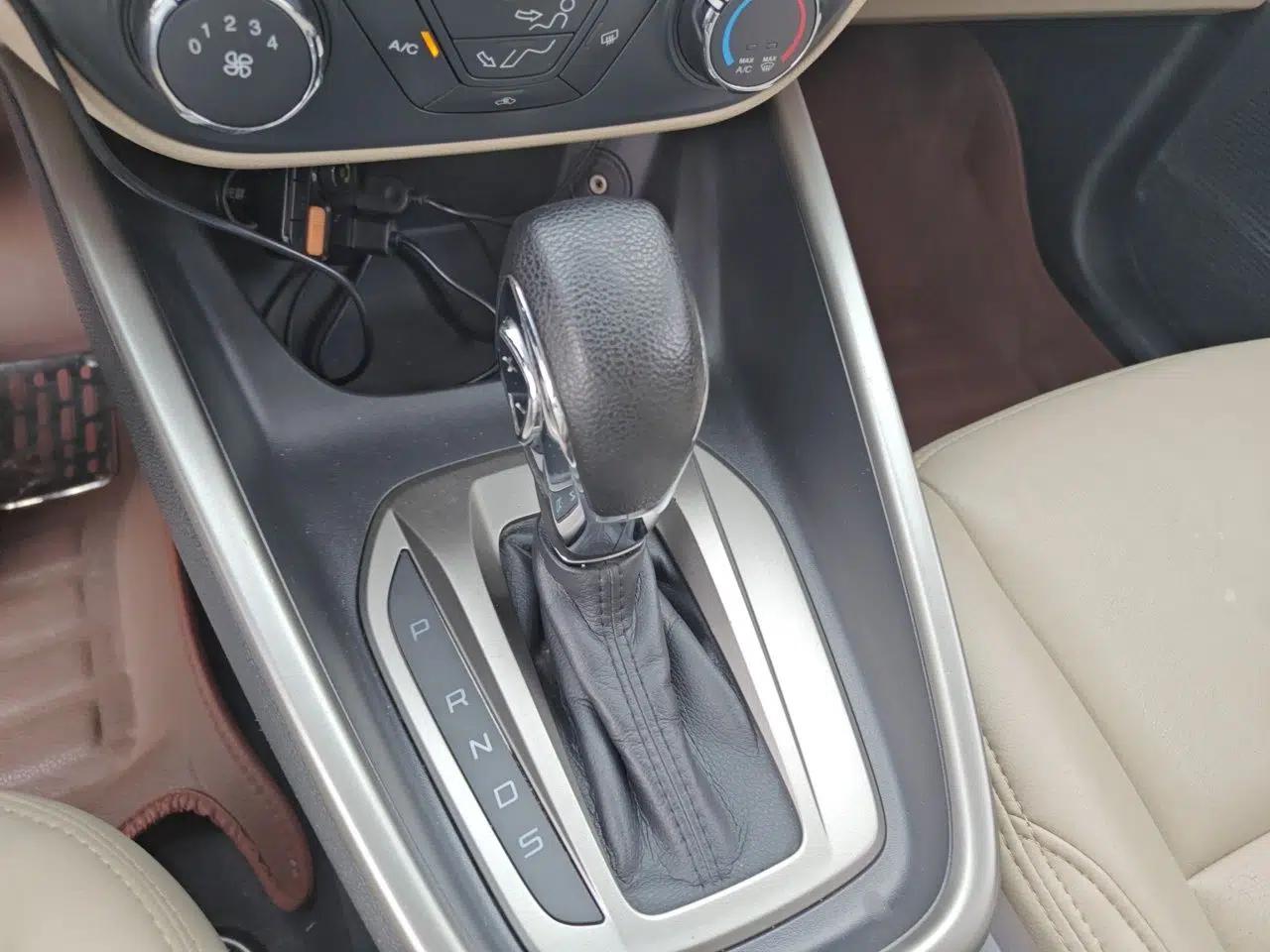 Ford Escort 2015 1.5L Automatic Comfort Edition — миниатюра 15