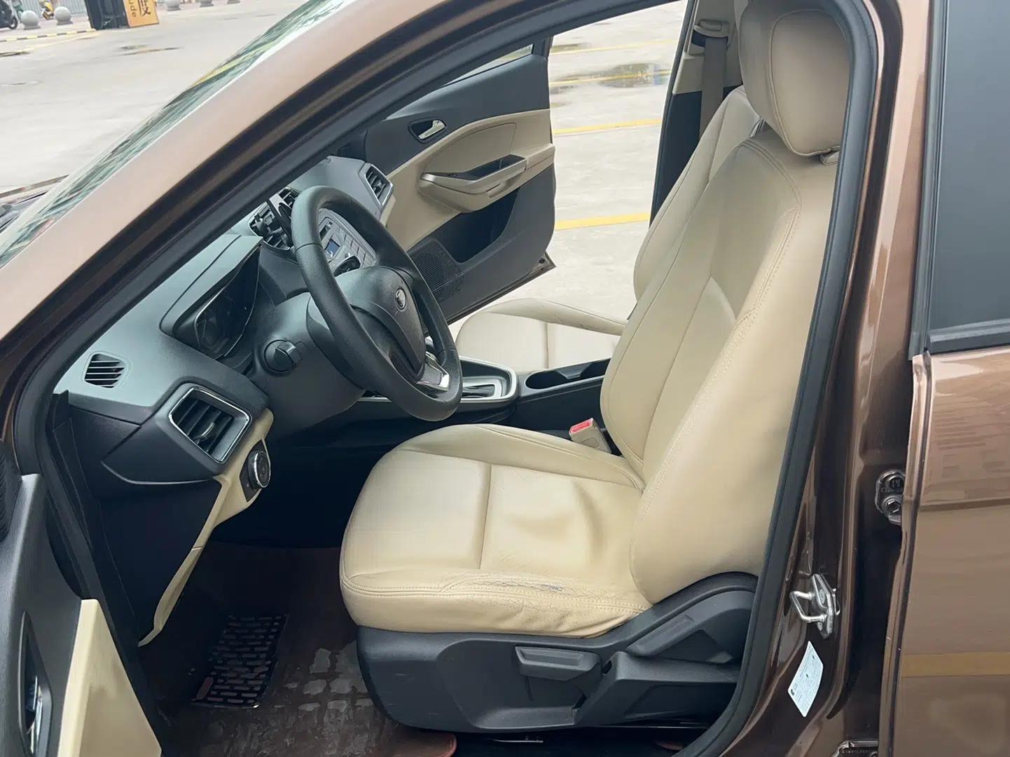 Ford Escort 2015 1.5L Automatic Comfort Edition — миниатюра 16