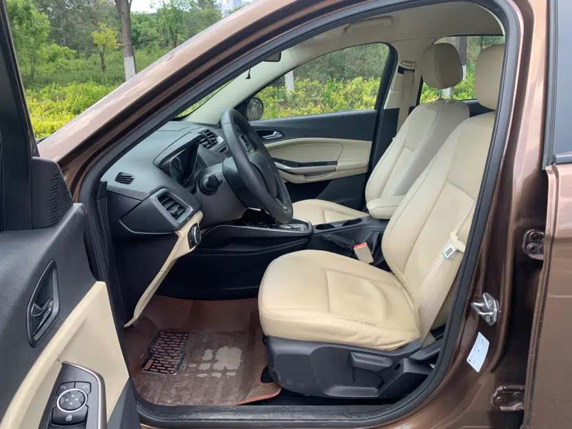 Ford Escort 2015 1.5L Automatic Comfort Edition — миниатюра 25