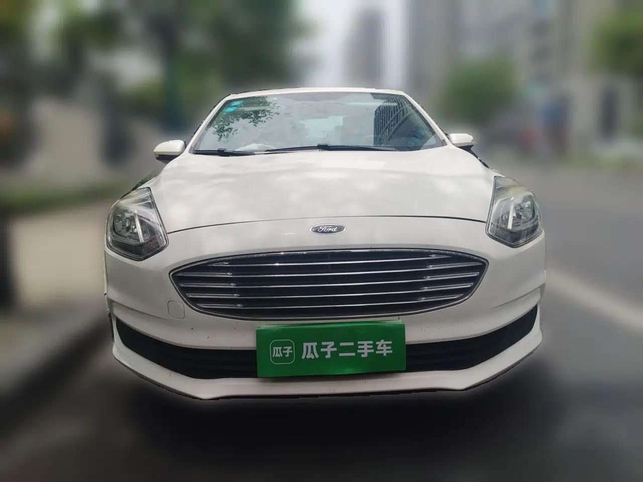 Ford Escort 2019 1.5L Automatic ZhiXiang Model — миниатюра 2