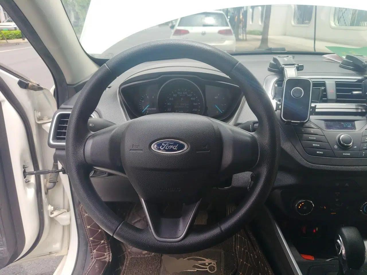 Ford Escort 2019 1.5L Automatic ZhiXiang Model — миниатюра 11