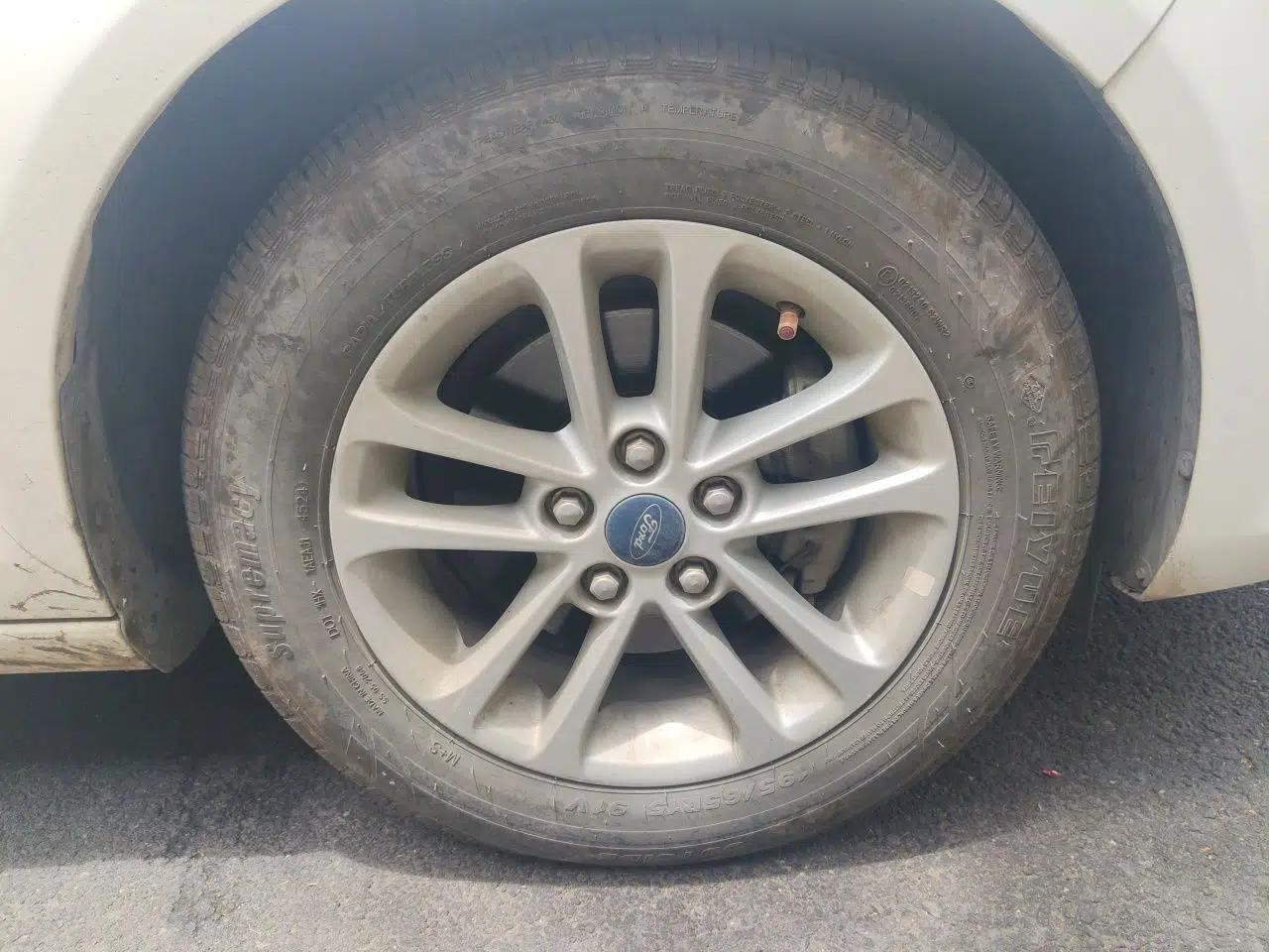 Ford Escort 2019 1.5L Automatic ZhiXiang Model — миниатюра 8