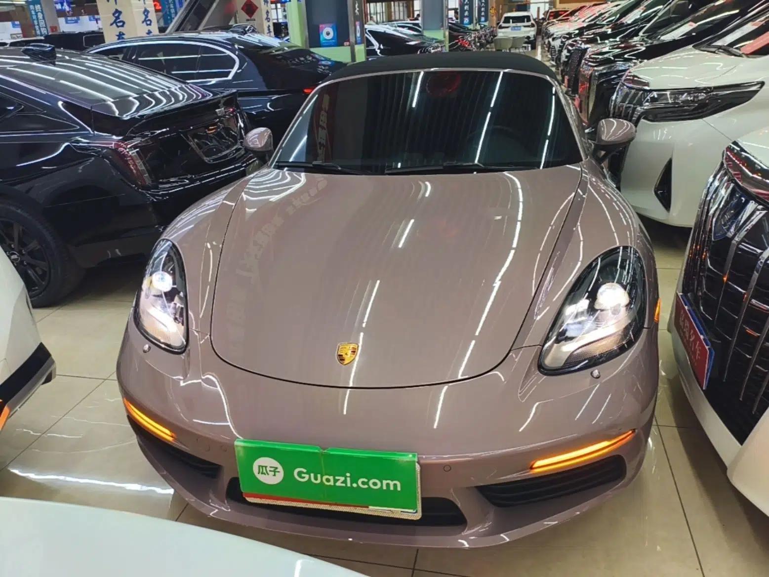 Porsche 718 2019 Boxster T 2.0T — миниатюра 2