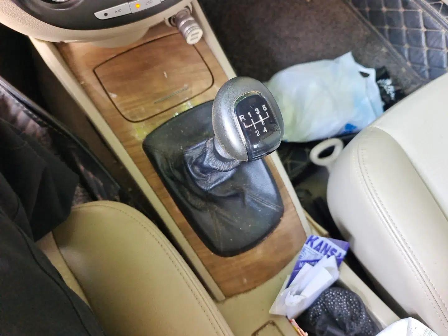 Buick Excelle 2013 1.5L Manual Classic Model — миниатюра 15