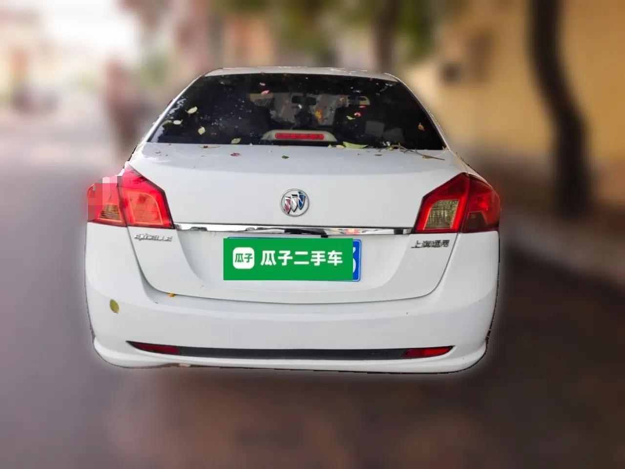 Buick Excelle 2013 1.5L Manual Classic Model — миниатюра 5
