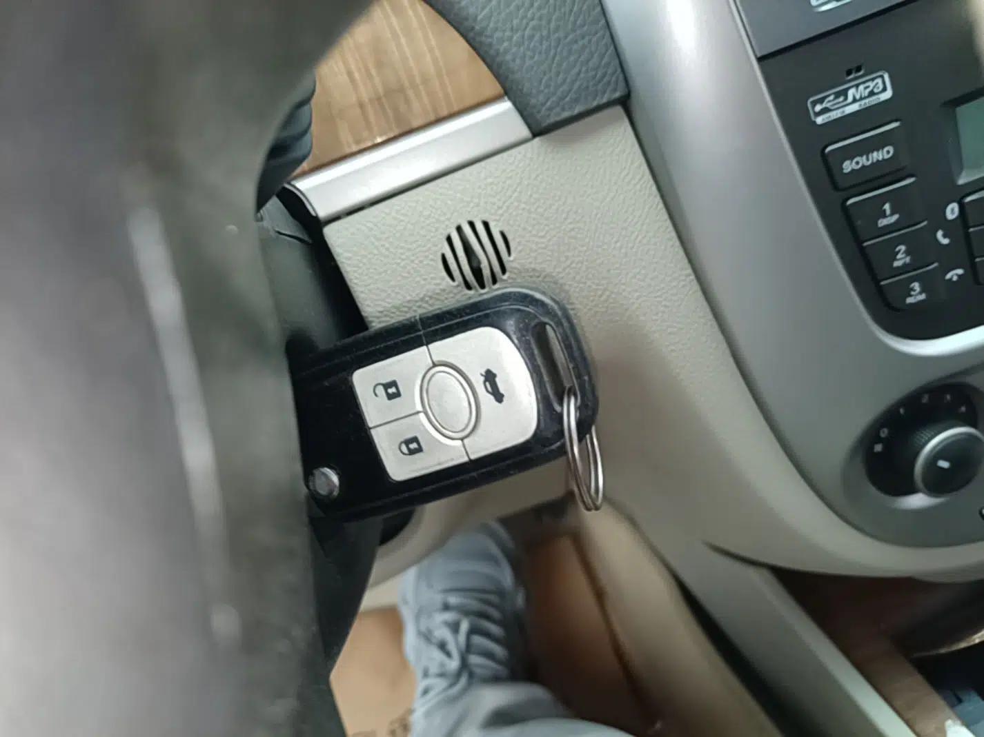 Buick Excelle 2015 1.5L Automatic Classic Model — миниатюра 22